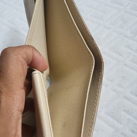 Louis Vuitton Damier Azur Marco Bifold Wallet..Authentic.. - Picture 9 of 14
